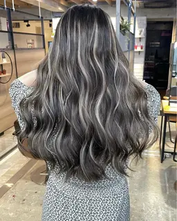 ⭐️プレミアムコントラストハイライト⭐️(ブリーチ2回)＋トリートメント(ホワイトにしたい方はこちら推奨)