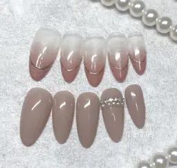 【ご新規様⭐︎他店ジェルオフ無料】シンプルコース(ワンカラーorグラデーション+2〜4本アート付き)ケア+パラ550