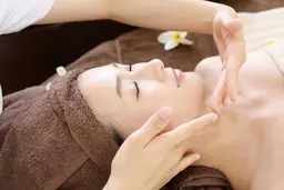 【フェイシャル+ 小顔美容整体】60分