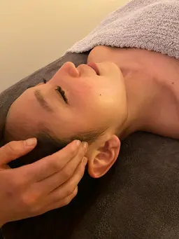 面長矯正→【お顔の長さ短く、おでこを丸く短く、目から下の長さ短く、顎を短くしたい方】40分