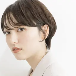 お顔を美しく見せるカット+トリートメント