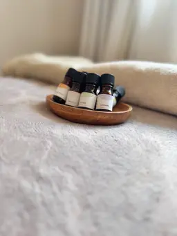 スッキリシルエットへ👗【経絡経穴アロマトリートメント✨60分】フットバス付き❣️ アロマオイル選べます