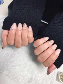 ワンカラー※フィルイン(ベース一層残し)の為一度オフしてからの施術になります。⚠️アート別料金⚠️