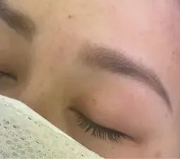 アイブロウスタイリング