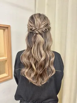 (土日祝限定メニュー)🎀ハーフアップのみ🎀編み込み/ハーフツイン/お団子etc.