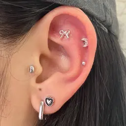 SNSで話題☆耳つぼジュエリーモニター👂(平日11:00～17:00限定)両耳10個(片耳5個)まで
