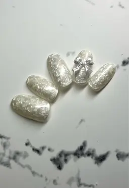 シルクパールネイルにリボン🎀