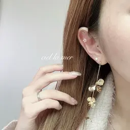 今話題の耳つぼジュエリー💎✨片耳7粒ずつのシンプルコース✨お好きなジュエリーをいくつかお選び頂きあとはおまかせ♡