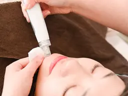 ハーブピーリング（剥離なし）×毛穴洗浄（ハイドラ）