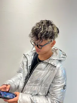 〖新規様限定〗メンズカット×ハイライト×パーマ☀️