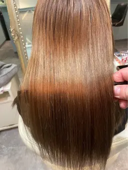 【圧倒的な質感】ツヤと合わさり理想の髪へ！ルシアSトリートメント