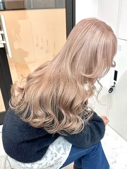 🩵根本ブリーチ(ケア込)+カラー+トリートメント🩵