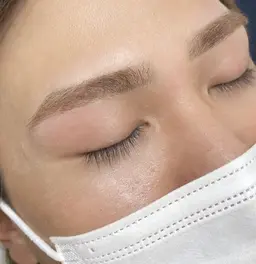 『メンズ眉毛/間引きメンズアイブロウ』カッコいいを作る。