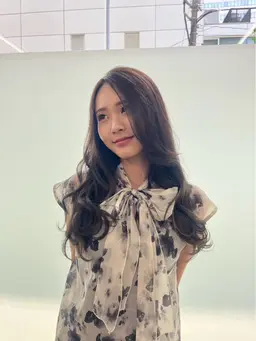 one color + treatment 🖤