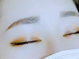 【新規】¥4,500🤍美眉スタイリング(眉ワックス脱毛)✨ 2​〜​3週間前から自己処理はお控え下さい🙇‍♀️