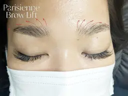 《パリジェンヌブロウリフト》6600円→4400円