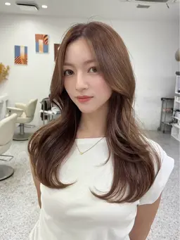 【平日限定】　　　　　　　　　　　　　　　　　　　　　　✨似合わせカット＋透明感カラー✨