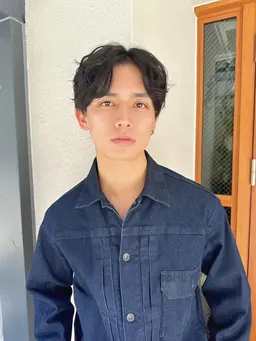 骨格似合わせカット＋スパイラルパーマ＋眉カット　￥9980