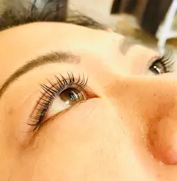 【平日限定】ナチュラル⭐︎まつげエクステ60〜80本 ※LED装着 ブラウン変更OK!