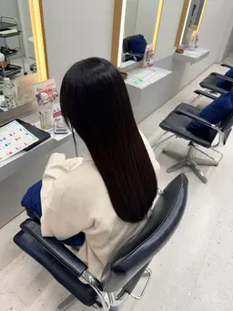 「癖毛や広がる髪の毛の方に！」🍓縮毛矯正