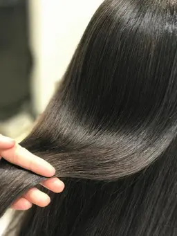 【自然な艶髪】ナチュラル縮毛矯正 & トリートメント