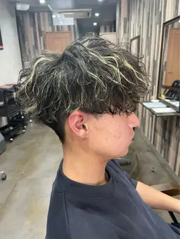 ✨【再来の方限定】メンズカット&ハイライトorメッシュ✨学生10%オフ