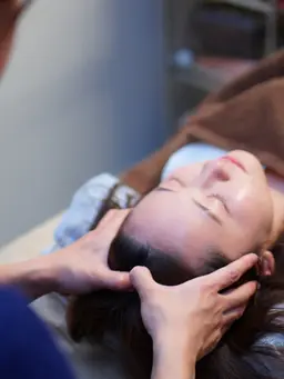 【大人気No.1】小顔矯正×首巻肩矯正×頭蓋骨矯正！