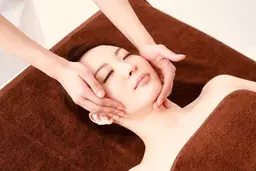 ベーシックトリートメント(スチームタオルとお首のマッサージ付)