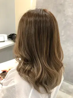 平日限定🖤ケアブリーチ使用🖤ダブルカラー(ブリーチ+カラー)🖤心斎橋/四ツ橋/南船場🖤