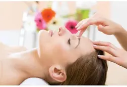 フェイシャルリンパコース(極上デコルテリンパマッサージ付)