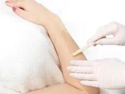 【女性】 すぐ予約限定!🍊ブラジリアンWAX+VIO光脱毛+サービス1箇所(Sパーツ)🍊