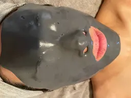 徹底毛穴洗浄✨✨毛穴でお悩みの方に　肩・首の疲労に効果的なスペシャルデコルテコースに毛穴汚れに特化した生パックをプラス