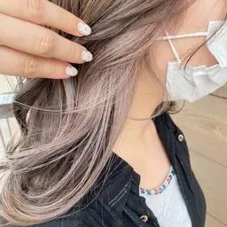 【ミニモ学割】初カラーにオススメ🩷カラーのみの方でもイメージを変えやすい。インナーブリーチ＋全体カラー＋超音波TR