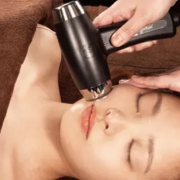 目指せ！マイナス5歳肌！フェイシャル