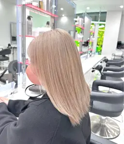 【1日でハイトーンに】ケアブリーチ込みトリプルカラー➕内部補修髪質改善トリートメント💗