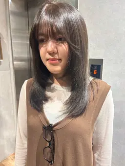 【✨4 / 16（木）限定✨】ミディアムレイヤーカット無料✂️