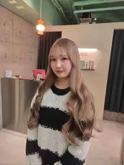 ハイブリーチカラー+トリートメント🦄(ブリーチ2回+カラー)