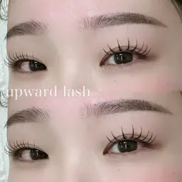 アップワードラッシュ120本🩰下がりまつげで目元が影になってしまう方におすすめ！！