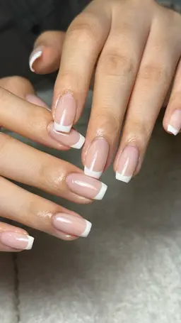 フレンチネイル 【オフ込み+丁寧ケア+指周り角質除去+たっぷり保湿】