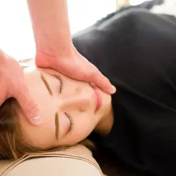 【🎁人気No. 1🌟初回限定お試しクーポン】小顔矯正+小顔マッサージ (45分) 11,000円→500円