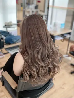 【大人気❣️】ハイライト+透明感イルミナカラー🌈シャンプー込み🫧毛先料金別🌱