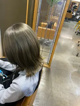 【ブリーチリタッチ＋モイストリッチトリートメント付❤️】  ¥4400