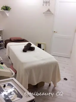 オイルマッサージ60分凝ってるところ痛みが出てるところなどオイルでマッサージしていきます