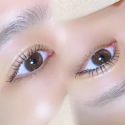 【12月限定🎄】束感仕上げパリジェンヌラッシュリフト✨️高保湿トリートメント・コーティング付き🫧