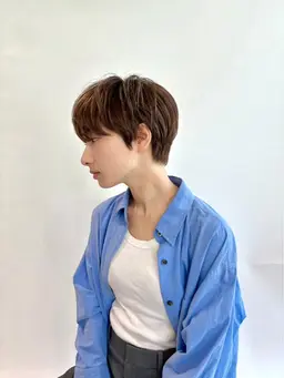 レディースカットモデル🧸 ショートモデルのみ練習中のスタッフが担当します。口コミ不可❌インスタからで0円でご案内⭕️