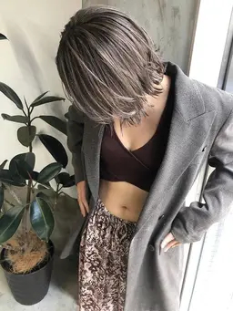 【 ショート​〜​ミディアムstyle希望の方限定】カット+全体カラー＋ハイライト＋アミノリペアｔｒ