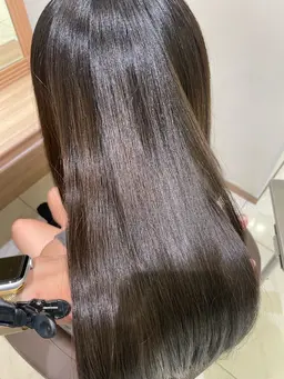 【女性限定】カット＋ツヤ髪ストレート+トリートメント(ロング料金なし)