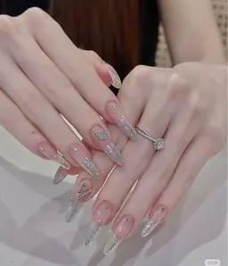 🎀🉐チッブ長さ出し+パーツ２個🎀🉐ラメグラデーション