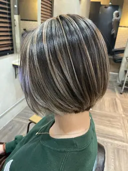 カット+バレイヤージュ（ブリーチ）+カラー+ベーストリートメント