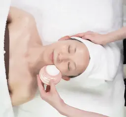 【血行促進/リフトアップ】ホットシェルforフェイス　　背中マッサージ・フットバス付　90分